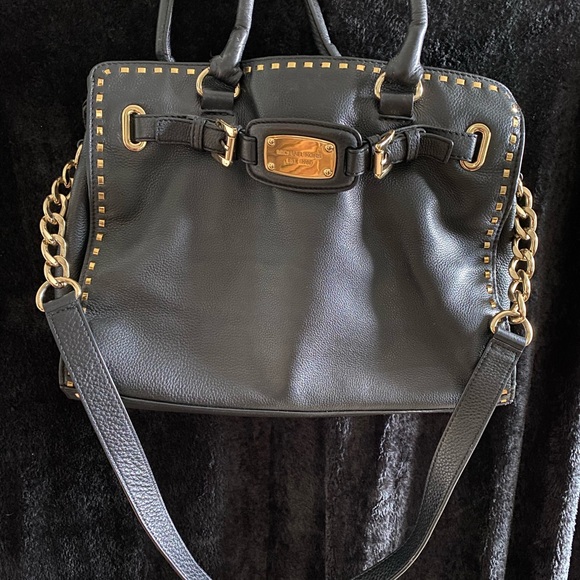 Michael Kors X body~Black Lthr, Studs, Clean. Includes Wristlet~Back to school - Picture 1 of 12